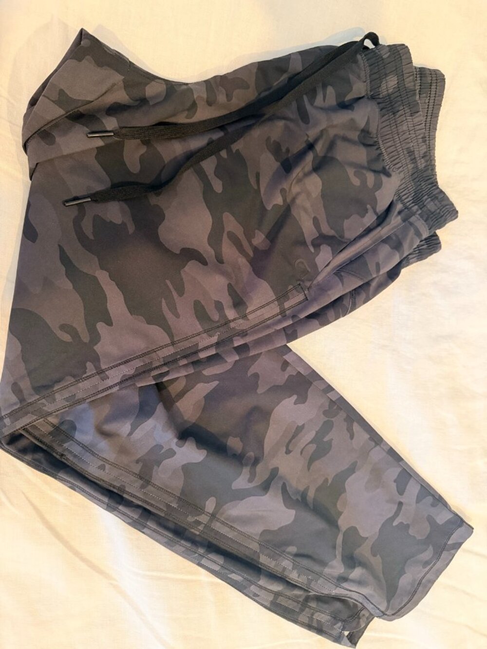 GapFit Black Gray Camo Ankle Jogger Pants M Drawstring Ruched Cuff